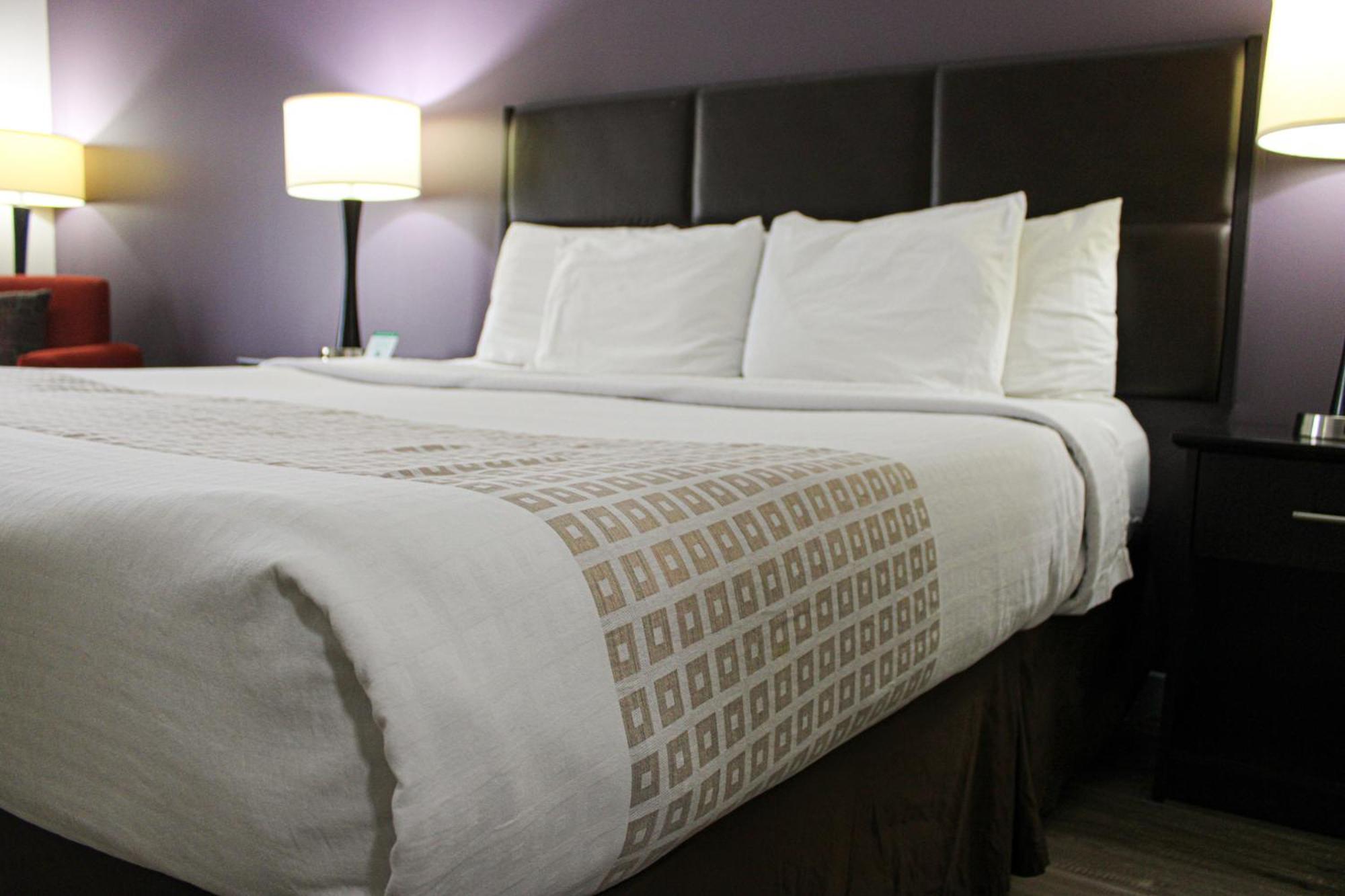 Parkwood Inn & Suites Manhattan Esterno foto